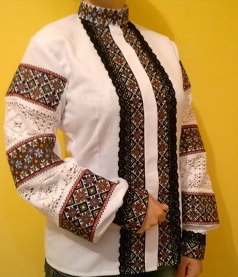 Вишиванка жіноча, вишивка хрестиком + натуральне мереживо (Арт. 02009) Вишиванка жіноча, вишивка хрестиком + натуральне мереживо (Арт. 02009)