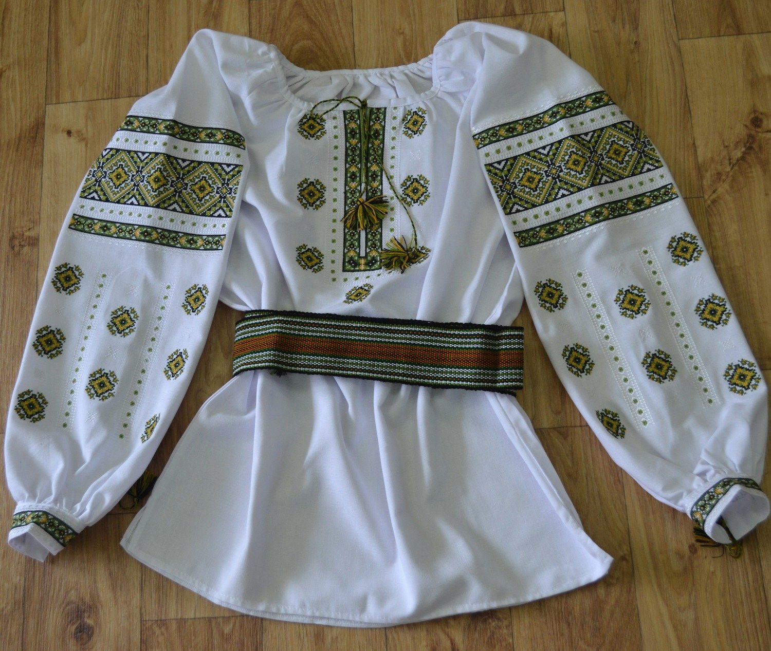 Вишиванка, жіноча вишивана блузка на домотканому полотні (Арт. 02074)