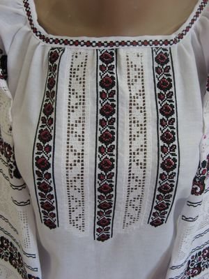 Неймовірно красива вишиванка, жіноча вишивана блузка на домотканому полотні (Арт. 02115)