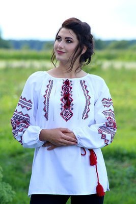 Вишиванка ручної роботи, жіноча вишита на льоні (Арт. 02062)