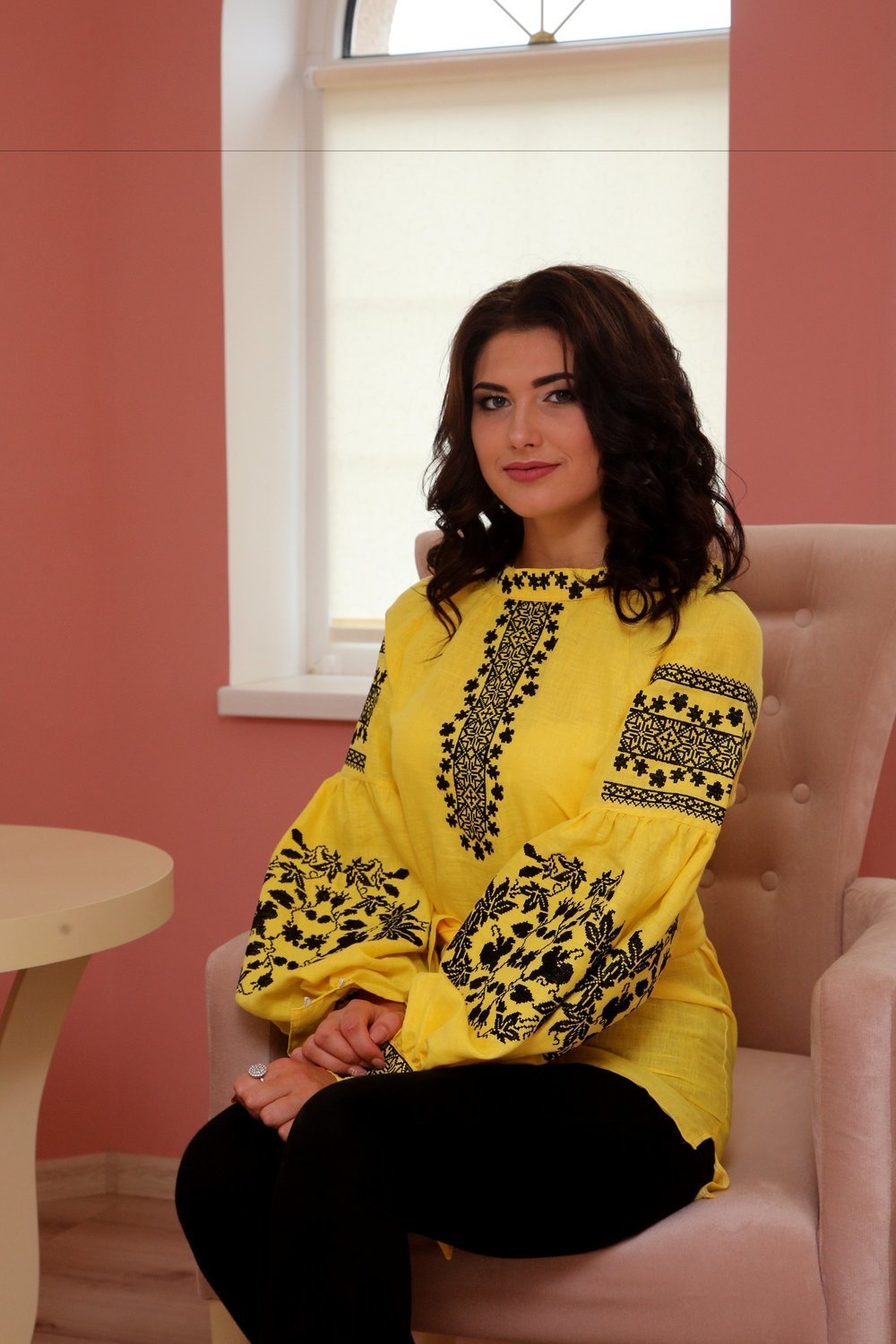 Вишиванка, жіноча вишивана блузка на жовтому льоні (Арт. 02045)
