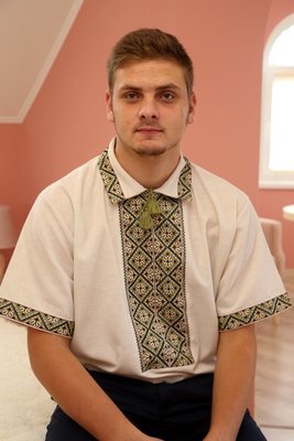 Вишиванка ручної роботи, чоловіча на льоні "Щит Перуна" (Арт. 00937)