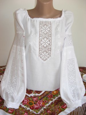 Неймовірно красива вишиванка, жіноча вишивана блузка на домотканому полотні "Мережка" (Арт. 02146)