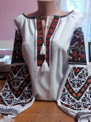 Вишиванка, жіноча вишивана блузка на білому льоні (Арт. 02167)