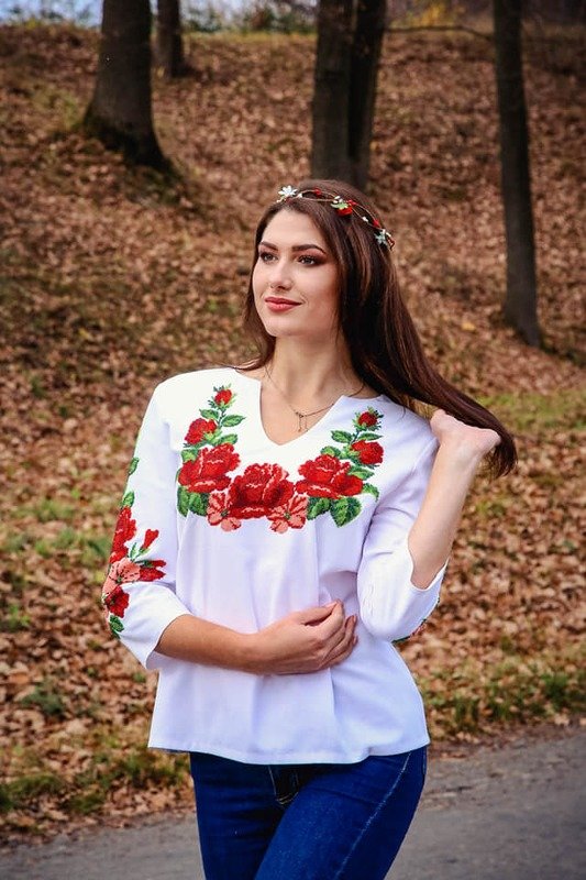 Вишиванка, жіноча вишивана бісером блузка (Арт. 02175)