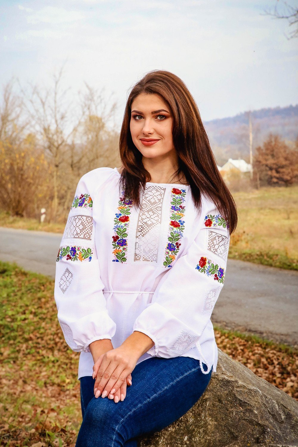 Неймовірно красива вишиванка, жіноча вишивана блузка на домотканому полотні (Арт. 02178)