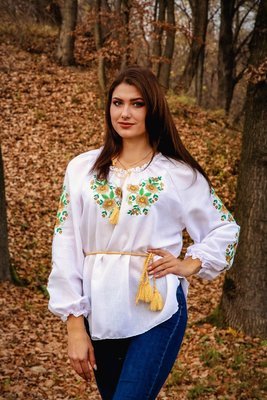 Вишиванка, блузка жіноча з квітами (Арт. 00510)