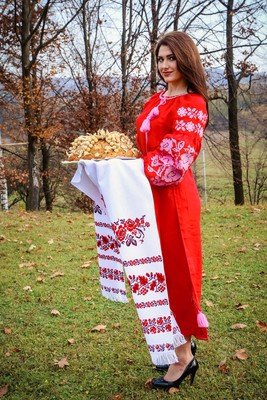 Рушник вишиваний  з квітами на домотканому полотні (Арт. 00408)