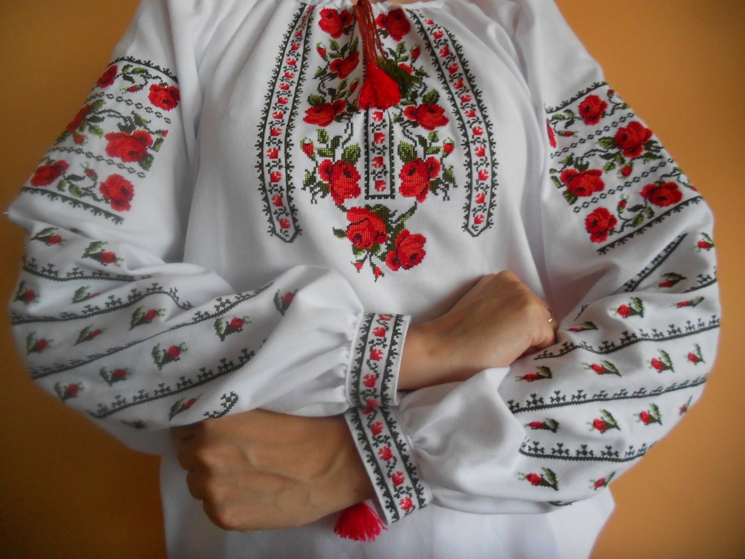 Вишиванка, жіноча вишивана блузка на домотканому полотні (Арт. 01620)