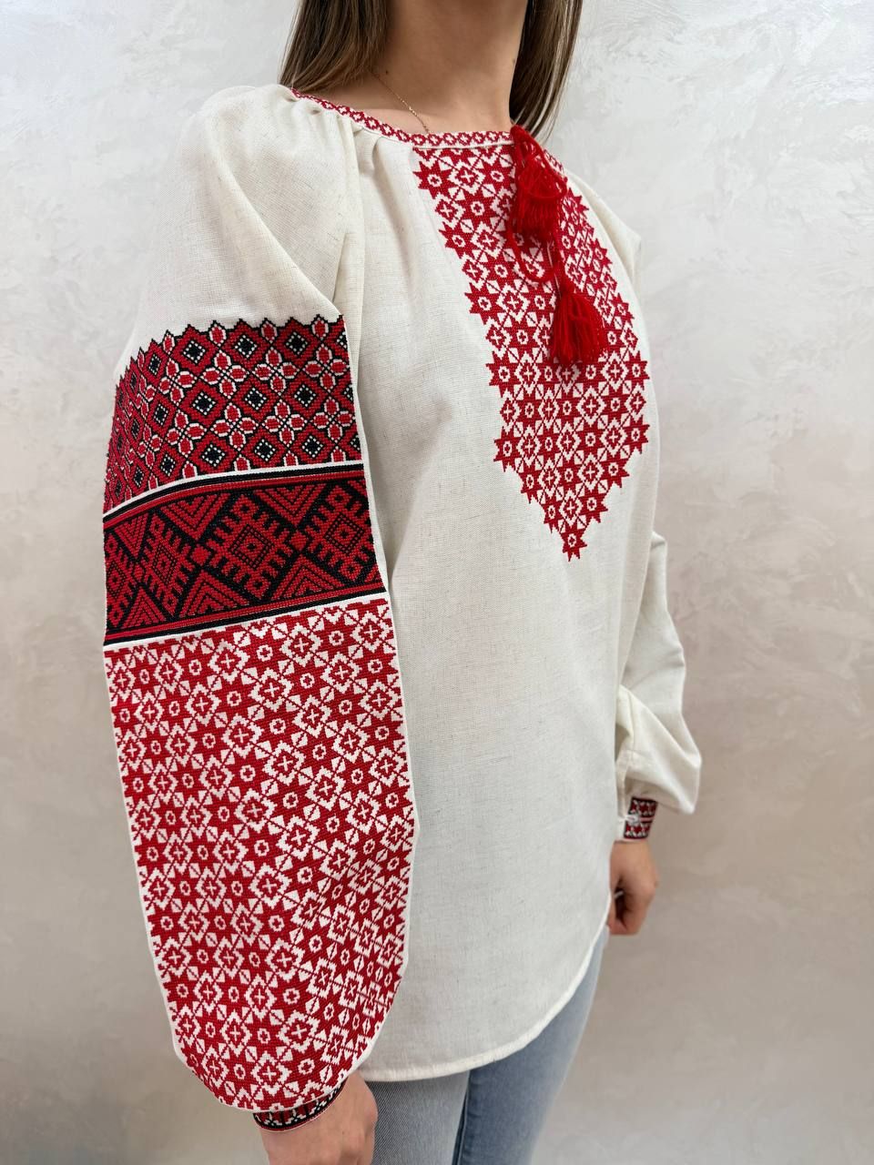 Вишиванка, жіноча вишивана блузка на сірому домотканому полотні (Арт. 03749)
