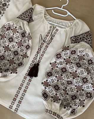 Вишиванка, жіноча вишивана блузка на сірому домотканому полотні (Арт. 03752) Вишиванка, жіноча вишивана блузка на сірому домотканому полотні (Арт. 03752)