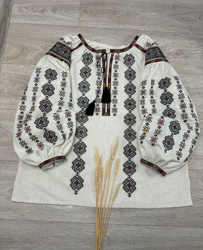Вишиванка, жіноча вишивана блузка на сірому домотканому полотні (Арт. 03819)