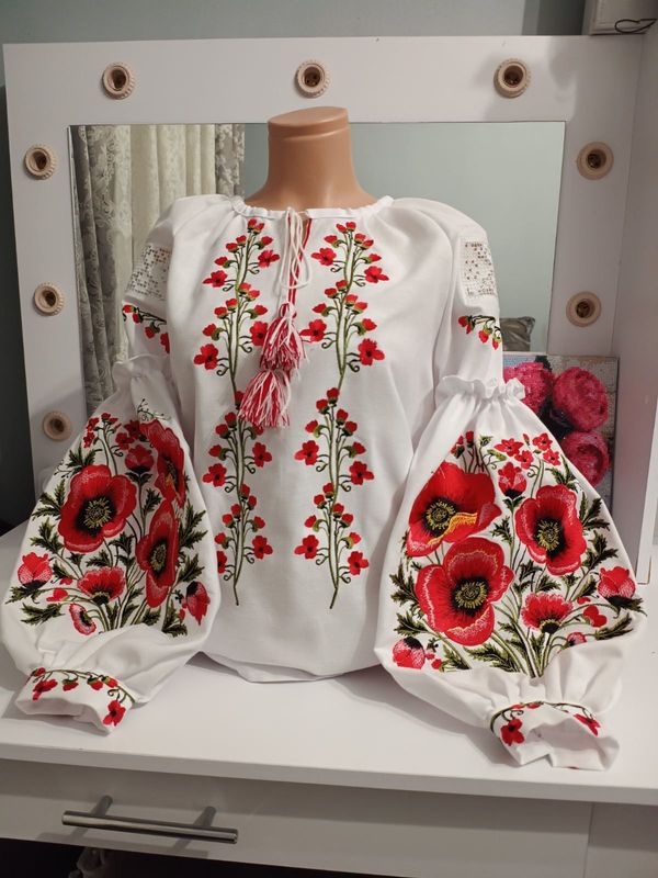 Вишиванка, жіноча вишивана блузка на домотканому полотні "Маки" (Арт. 03832)