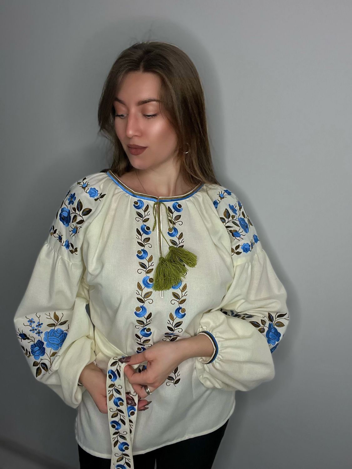 Вишиванка, жіноча вишивана блузка на молочному домотканому (Арт. 03846)
