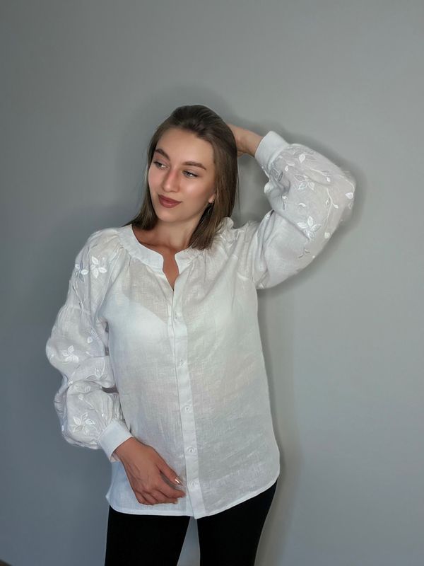 Вишиванка, жіноча вишивана блузка на білому льоні (Арт. 03872)
