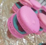 6 French Macarons