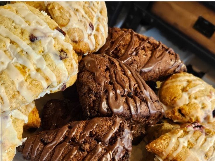 Assorted pastry brunch box