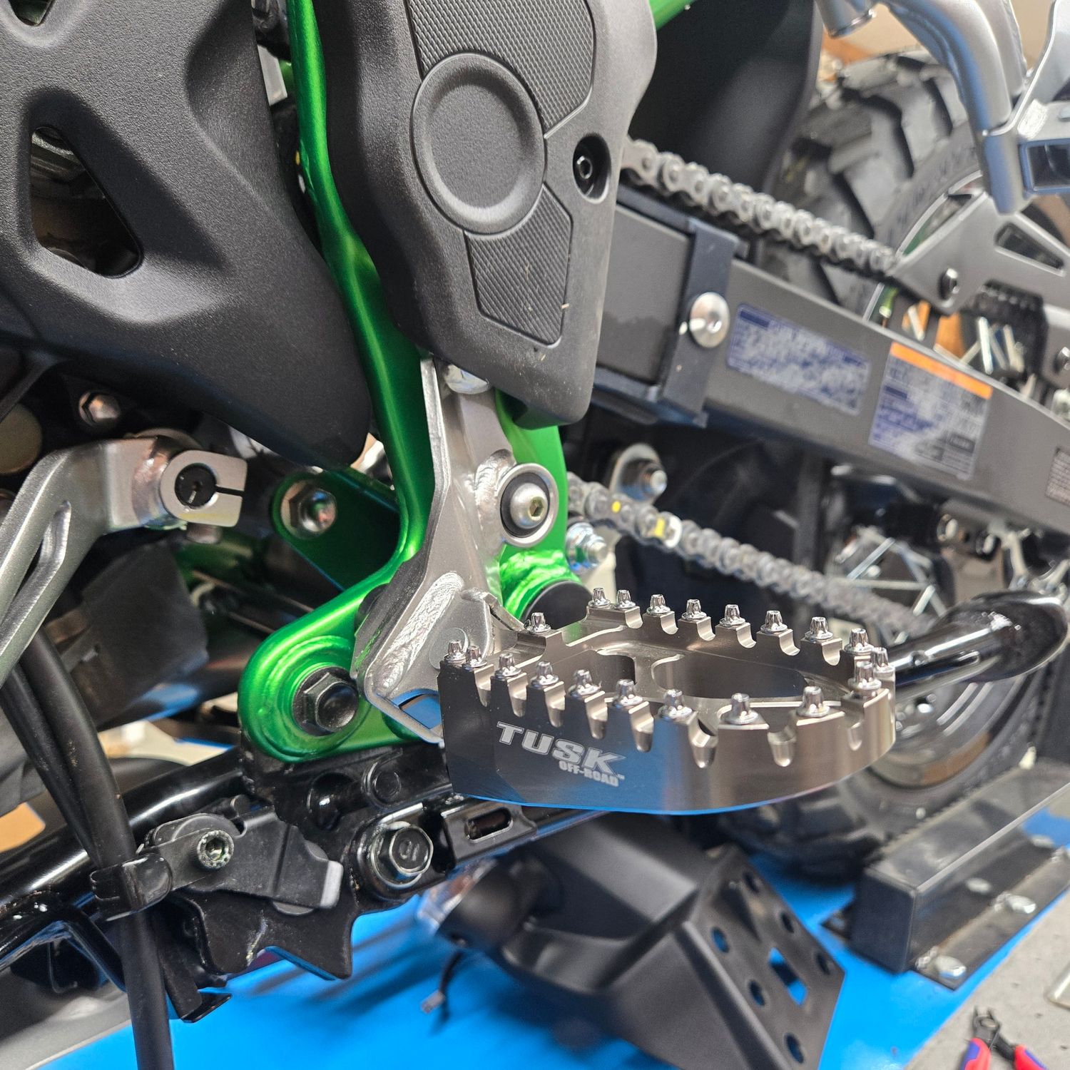 TUSK Billet Foot Pegs - Kawasaki KLE500 2026+ Footpegs