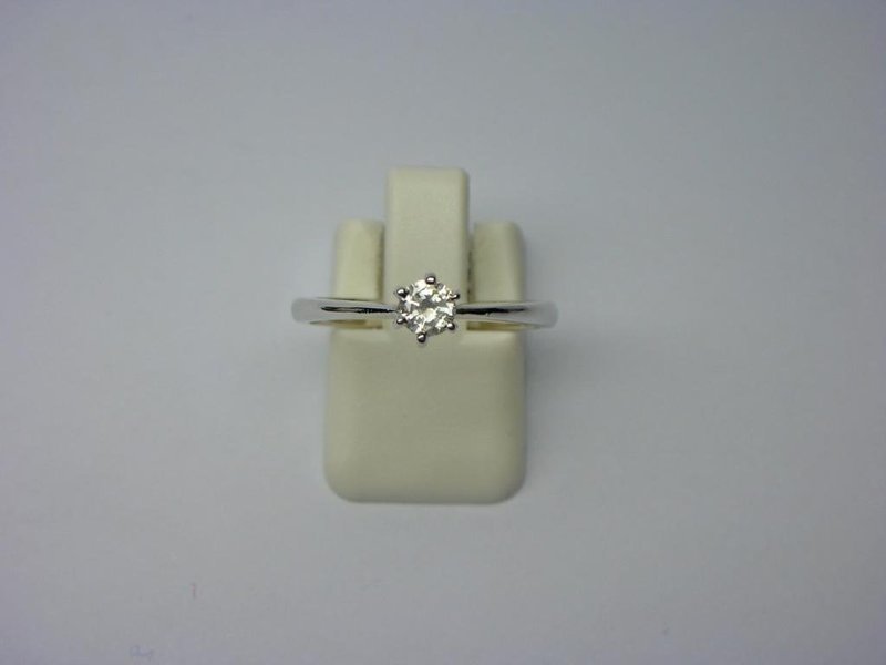 SOLITARIO 6 GARRAS