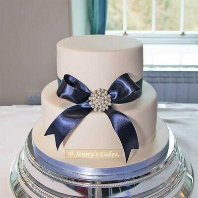 Gretna Wedding Cake- Bow and Brooch