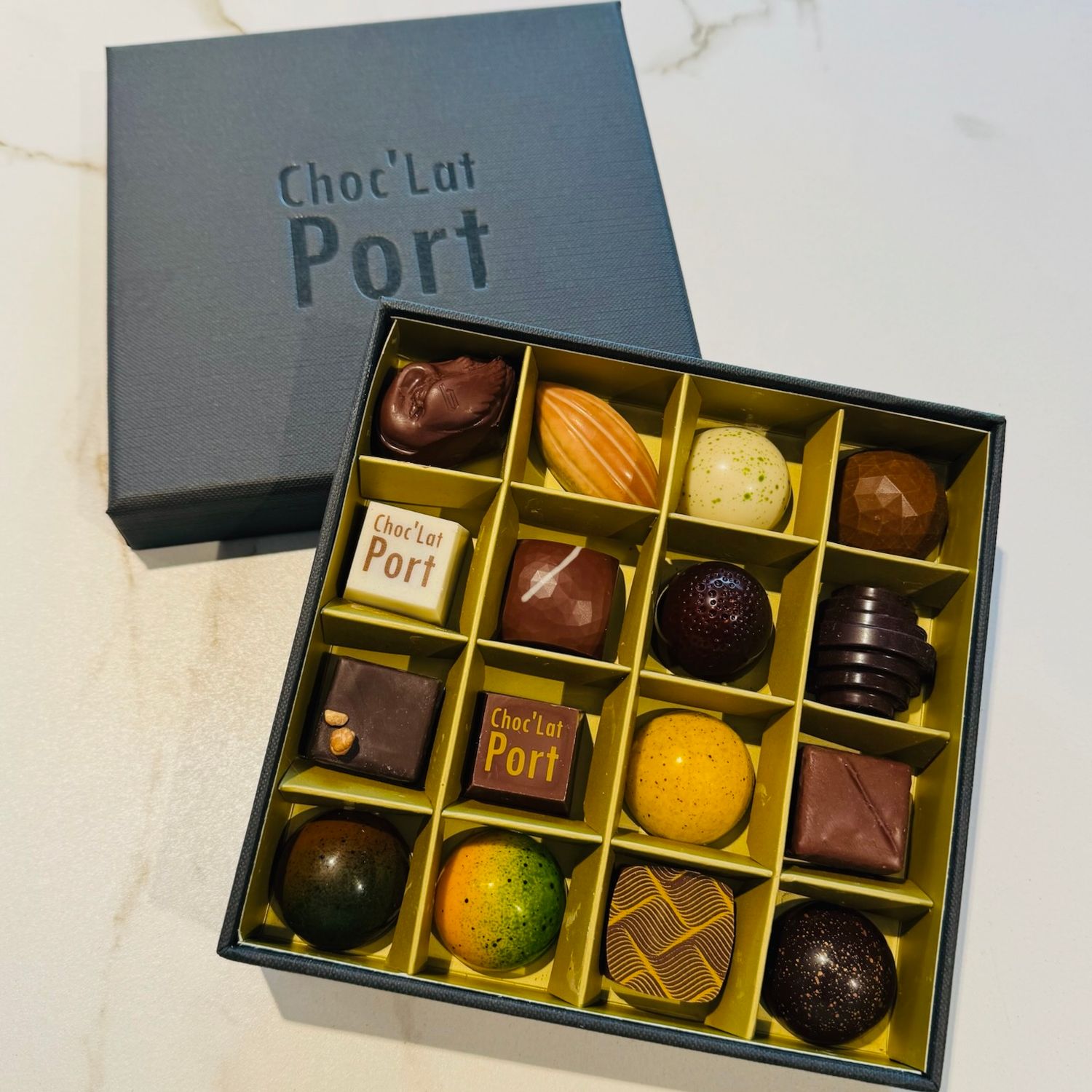16 Pralines Royal Box