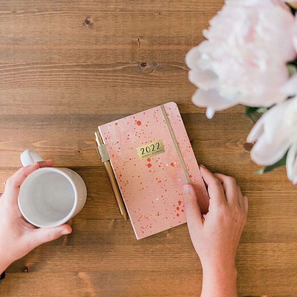 2022 Weekly Planner in Zinnia