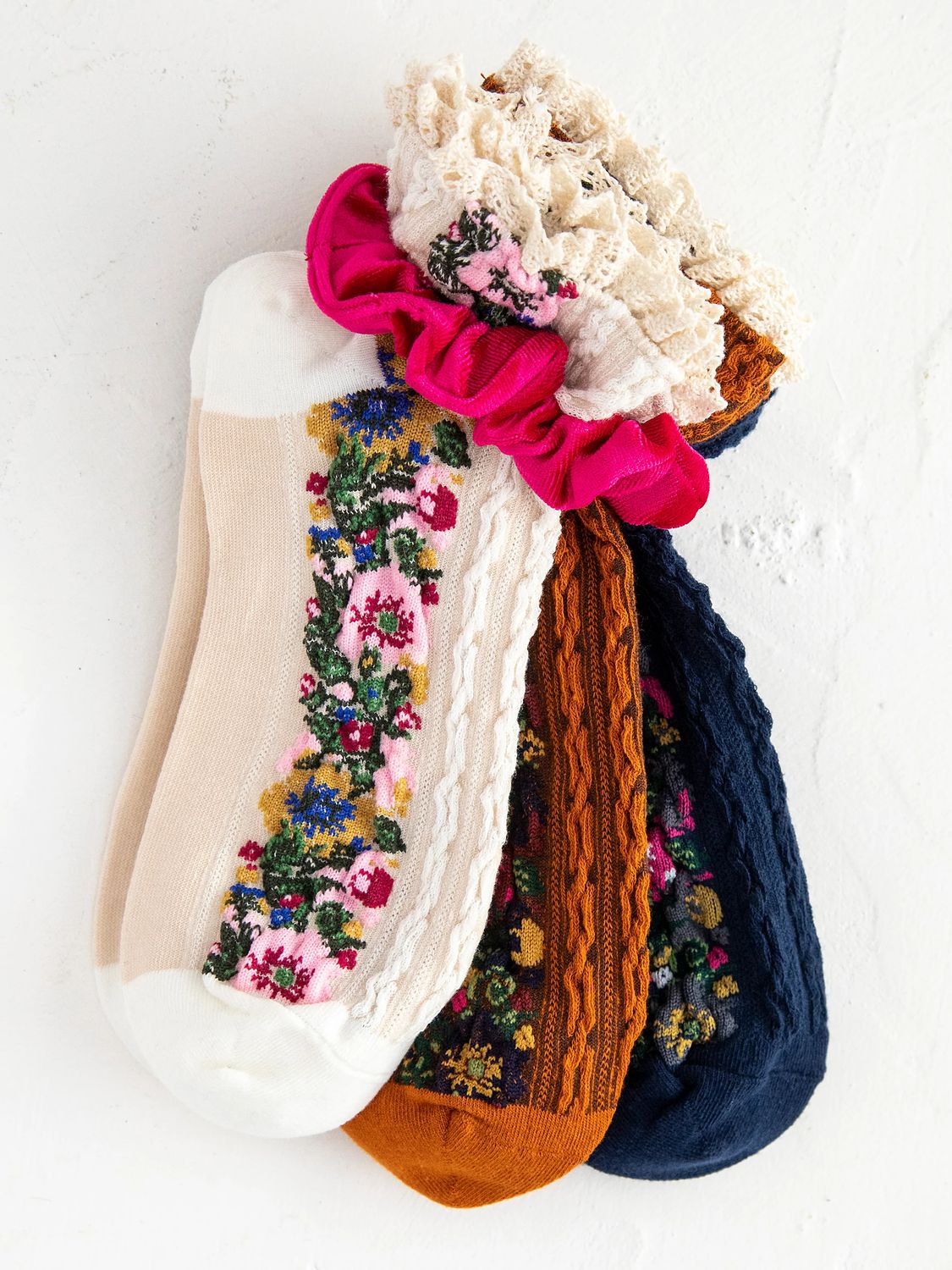 Blossom Border Socks in Navy