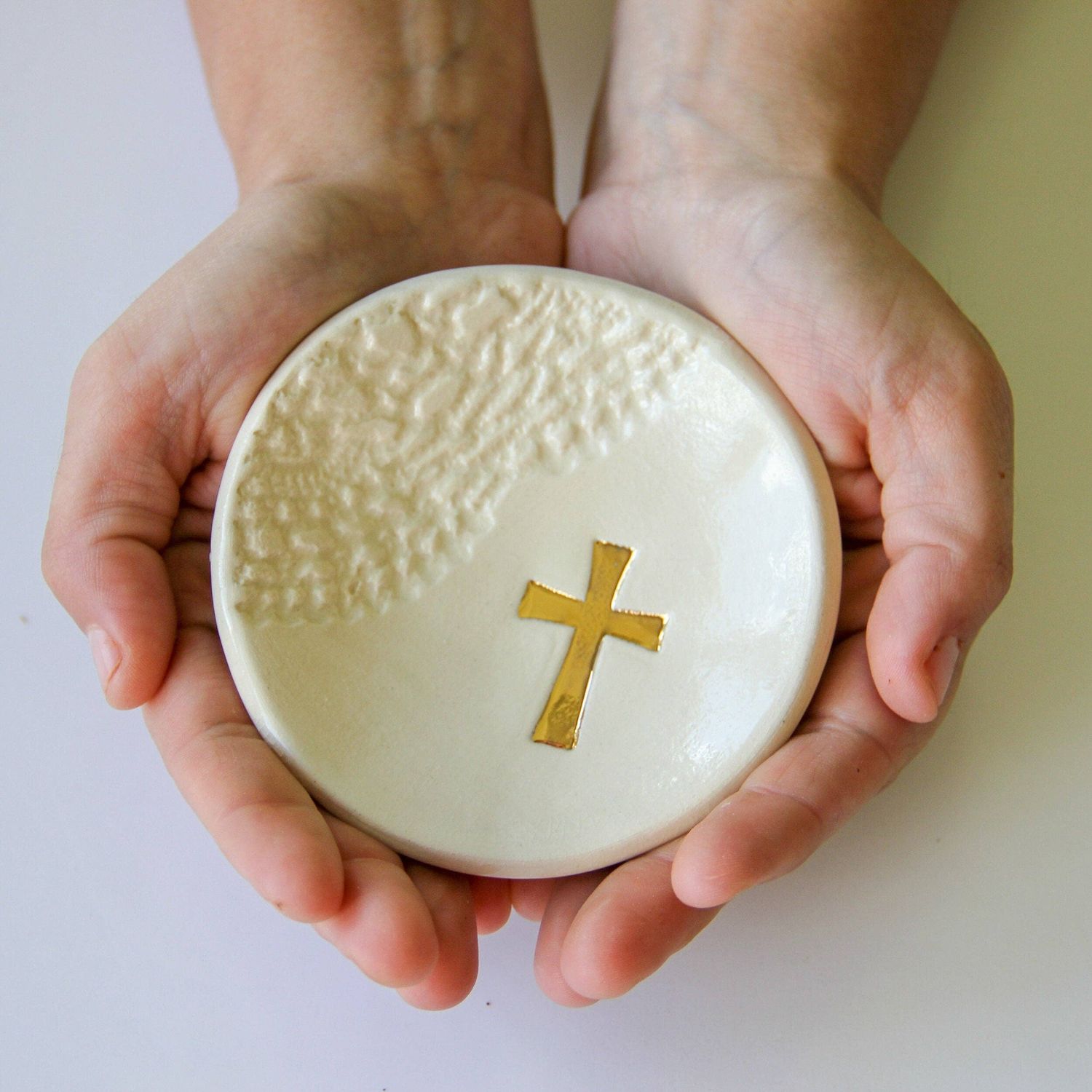 Cross Ring Dish: Oyster Shell
