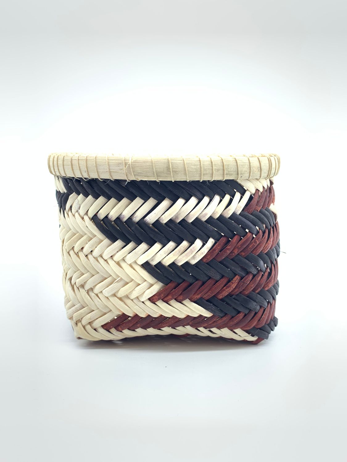 Diagonal Multicolor Weave
