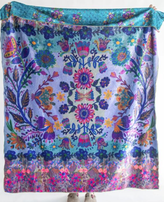 Double-sided Cozy Throw Blanket
