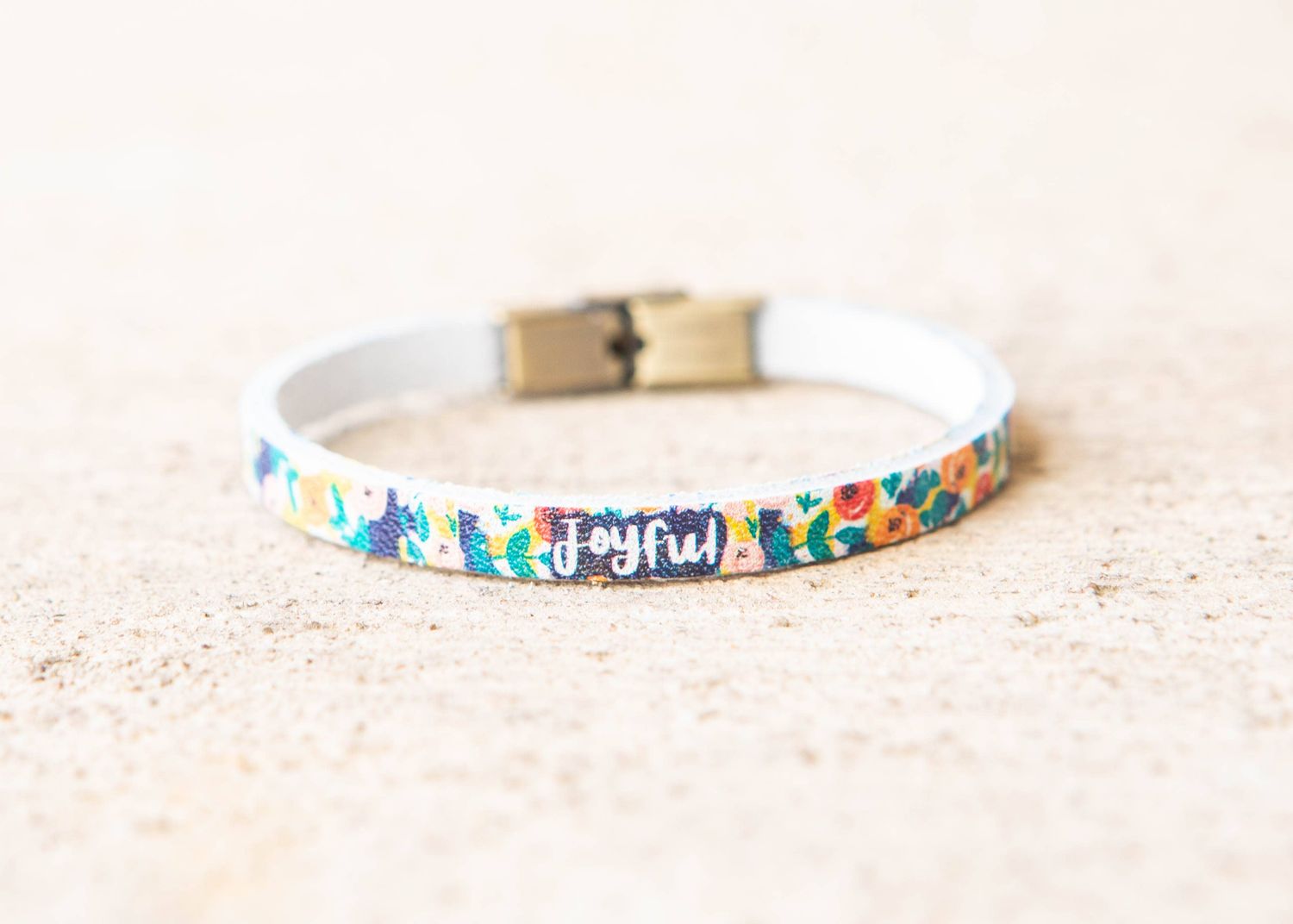 Joyful Floral Leather Bracelet (flair collection)