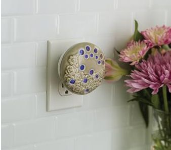 Assorted Pluggable Essential Oil Diffusers, Style: Bloom