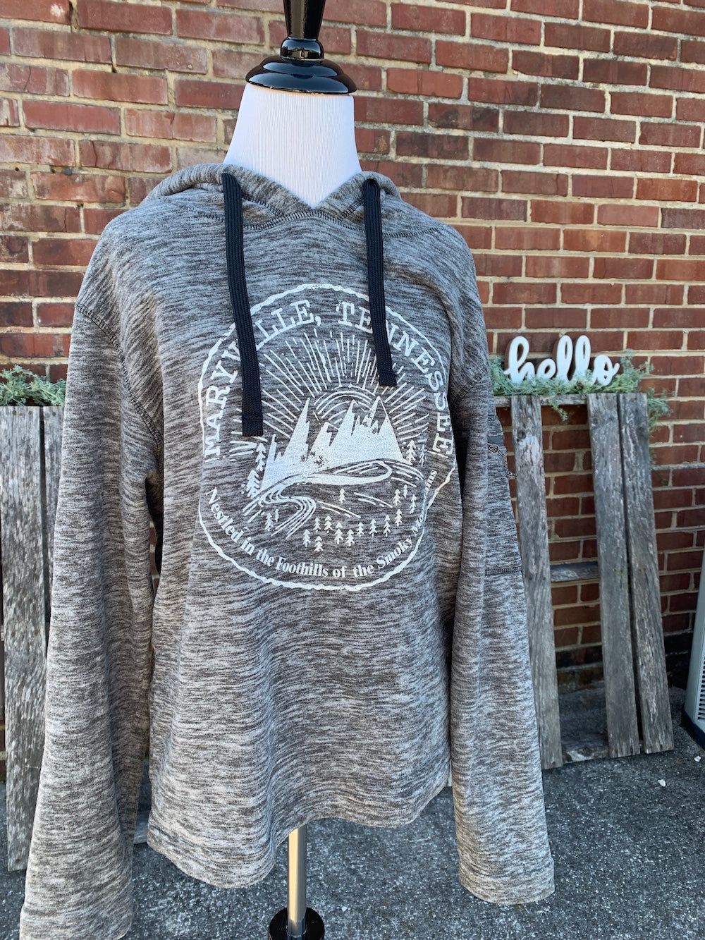 SALE-Maryville, Tennessee- Circle Design w/ Mountains &amp; Sun Sweatshirt