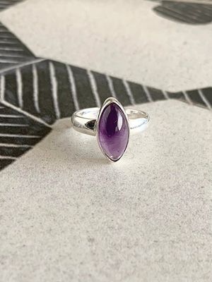 Mellow Amethyst Silver Ring