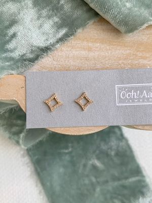 Twinkly Diamond 14k Yellow Gold Stud Earrings