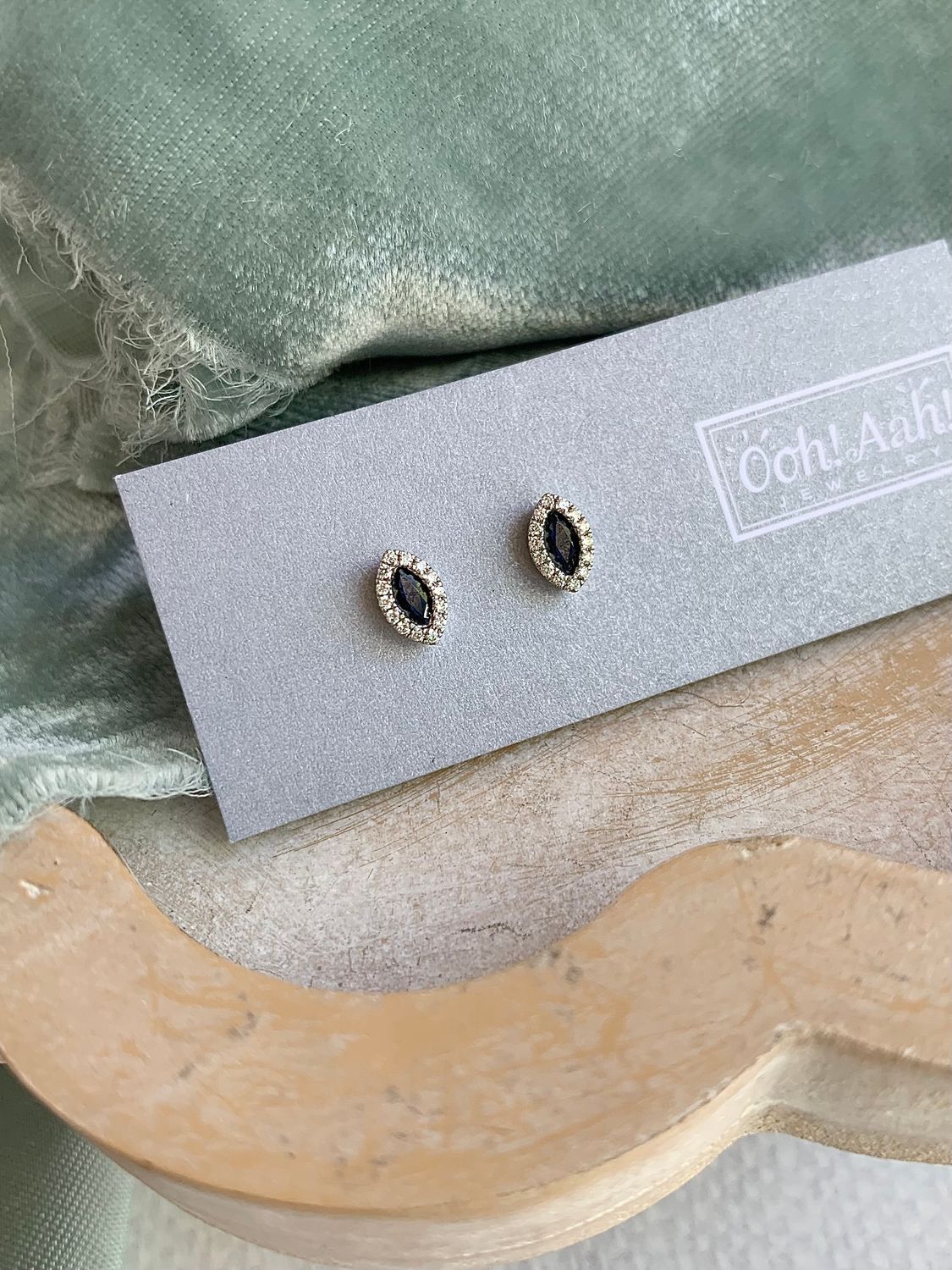 Elegant Marquis Sapphire Diamond 18k White Gold Stud Earrings