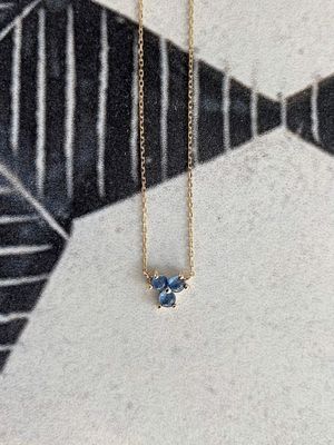Prong Set 14k Yellow Gold Sapphire Clover Necklace