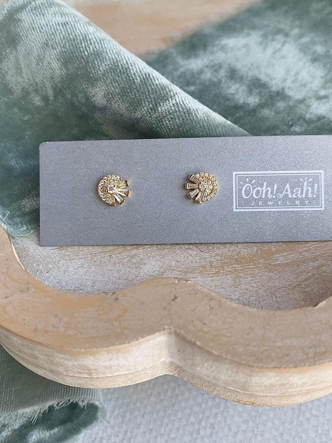 Sun Flare Diamond 18k Yellow Gold Stud Earrings