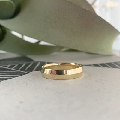 14k Yellow Knife Edge High Polish 5mm Wedding Band