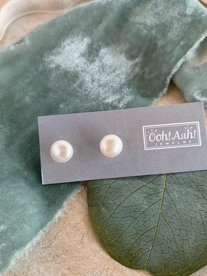 Pretty Freshwater Pearl Silver Studs