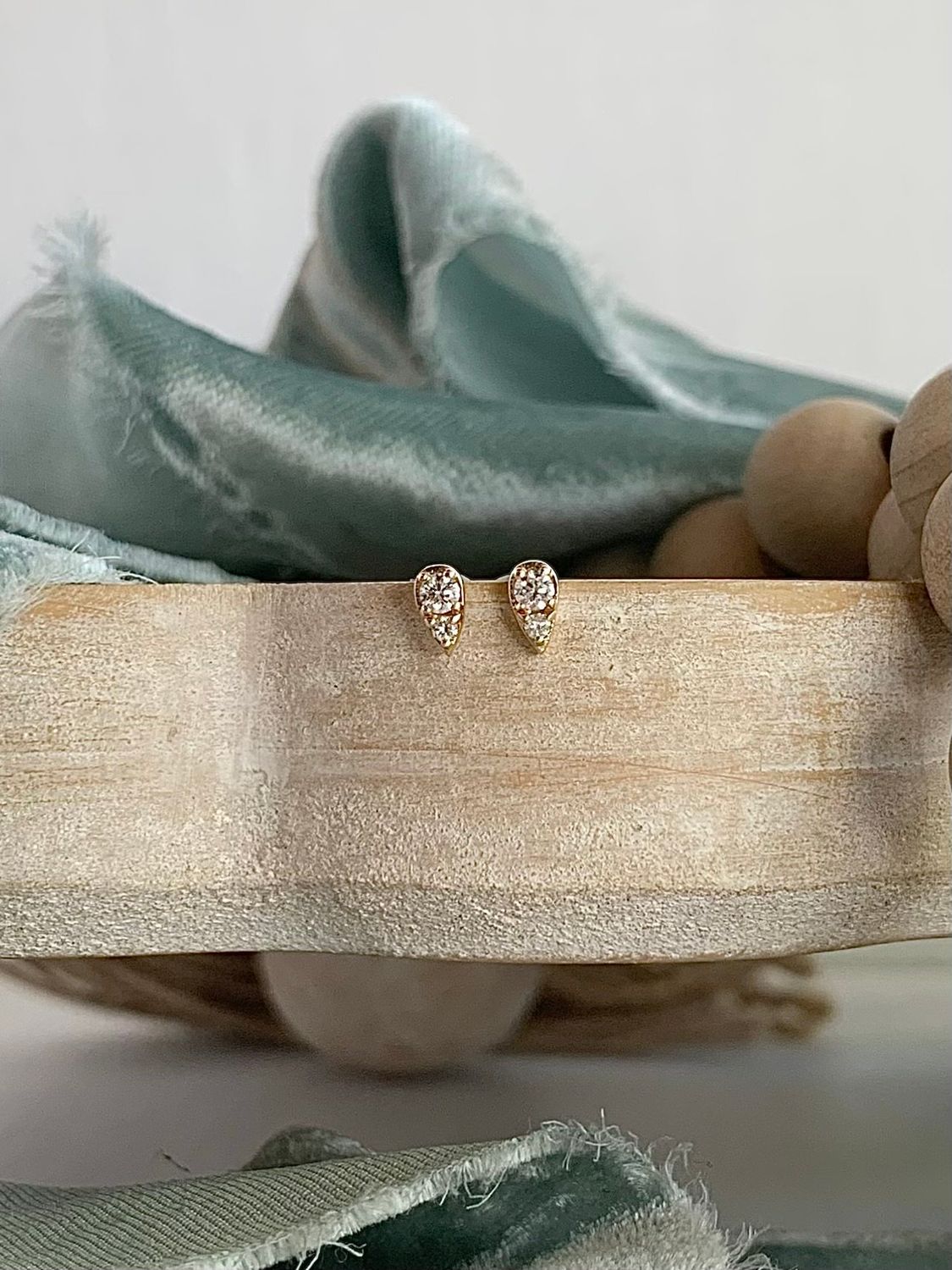 Raindrop Diamond 14k Yellow Gold Stud Earrings
