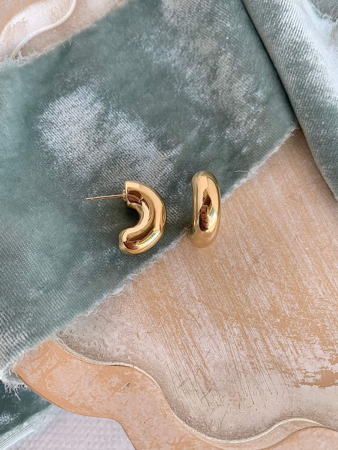 Macaroni 14k Yellow Gold Hoop Earrings