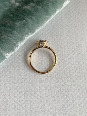 Amira Round Brilliant Cut 1.0 ct Lab Diamond Center with .015ct Accent Diamonds 14k Yellow Gold Engagement Ring