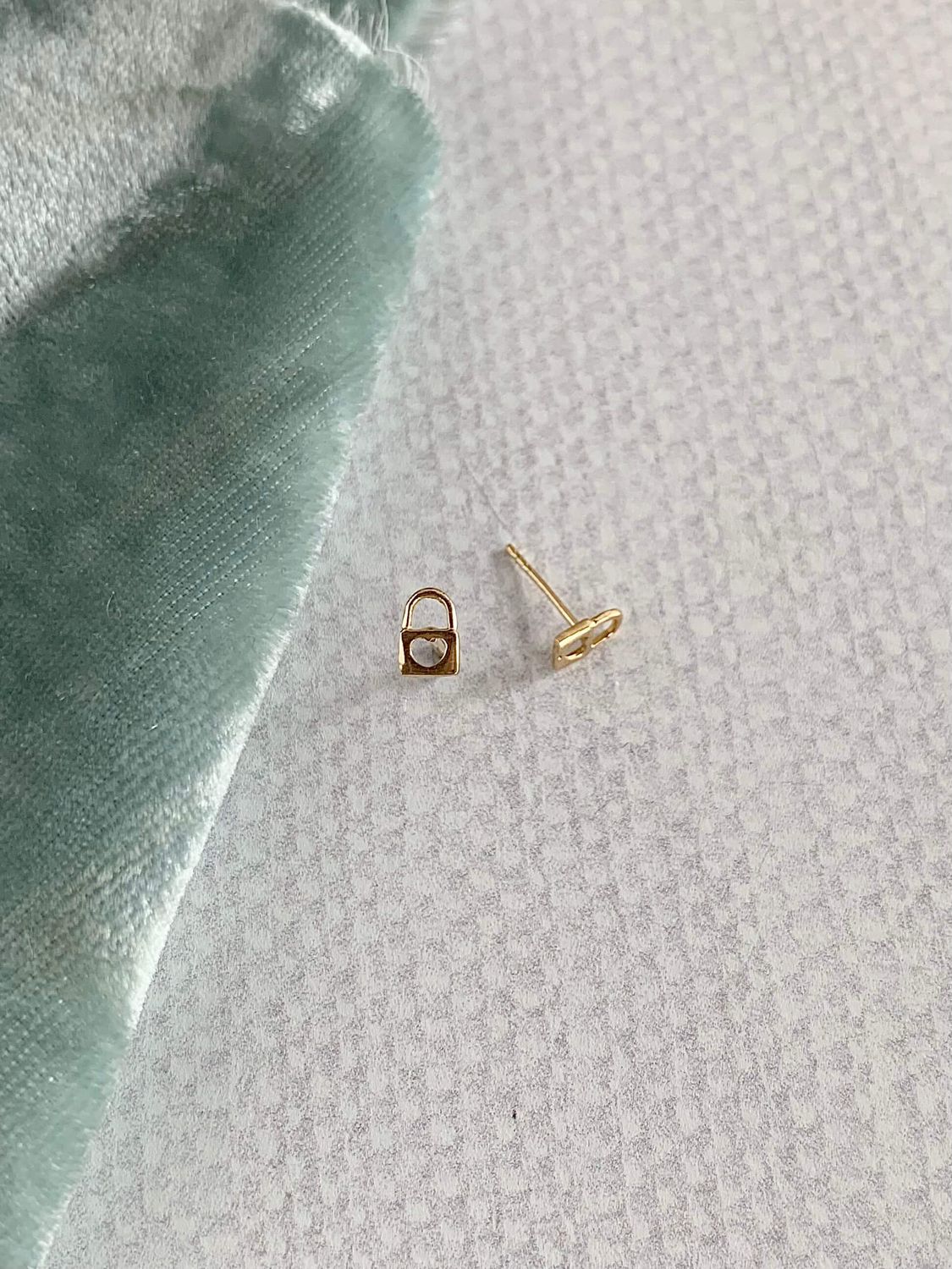Love Lock 14k Yellow Gold Stud Earrings