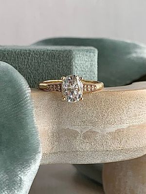 Vivien Oval Moissanite Diamond Accent 14k Yellow Gold Engagement Ring