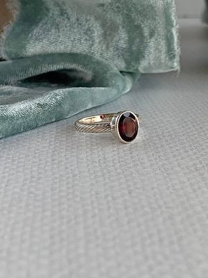 Agile Garnet Silver Ring