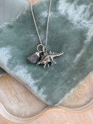 Spikeasaurus Labradorite Silver Necklace