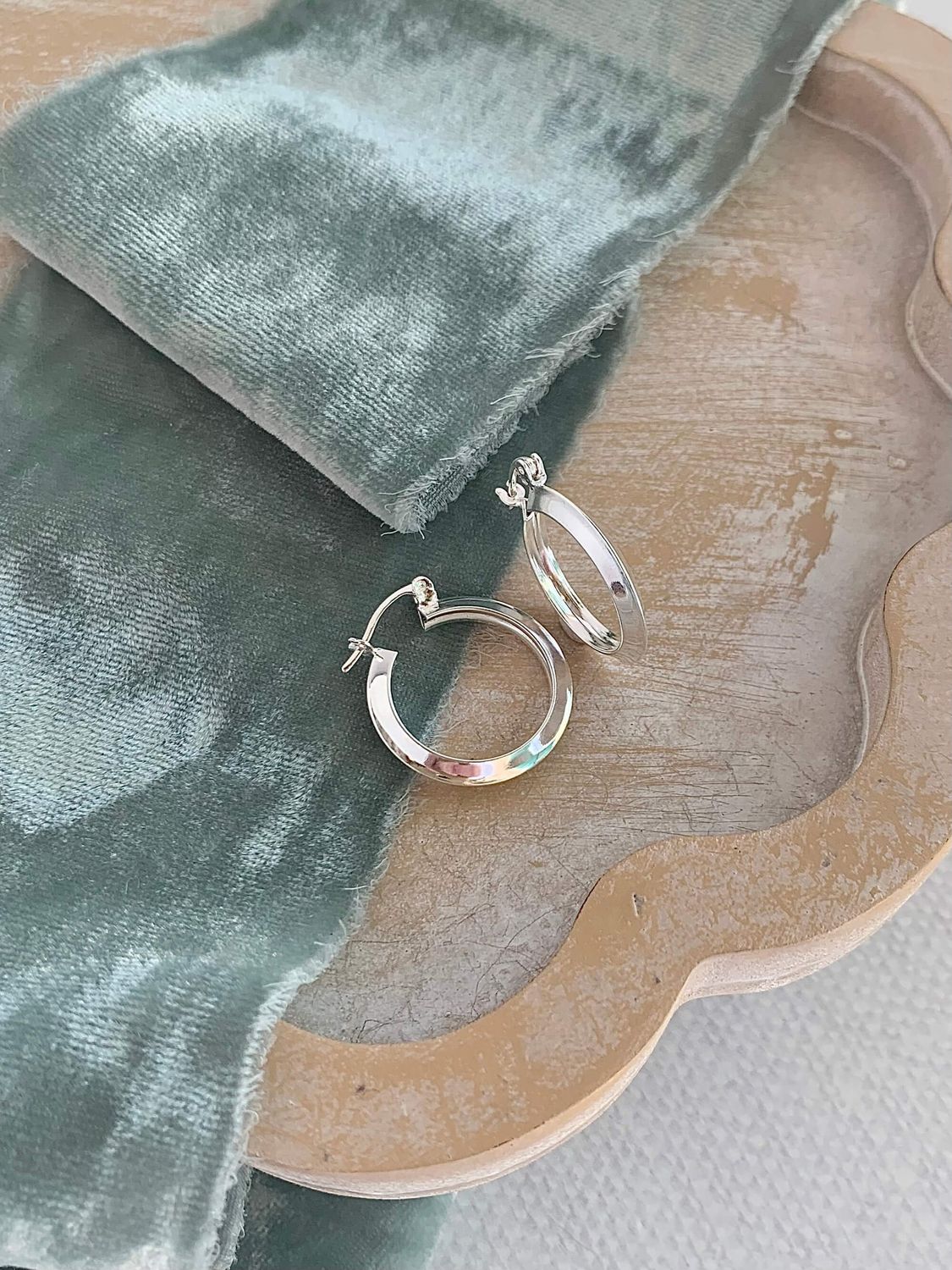 Mid Size Knife Edge Silver Hoops