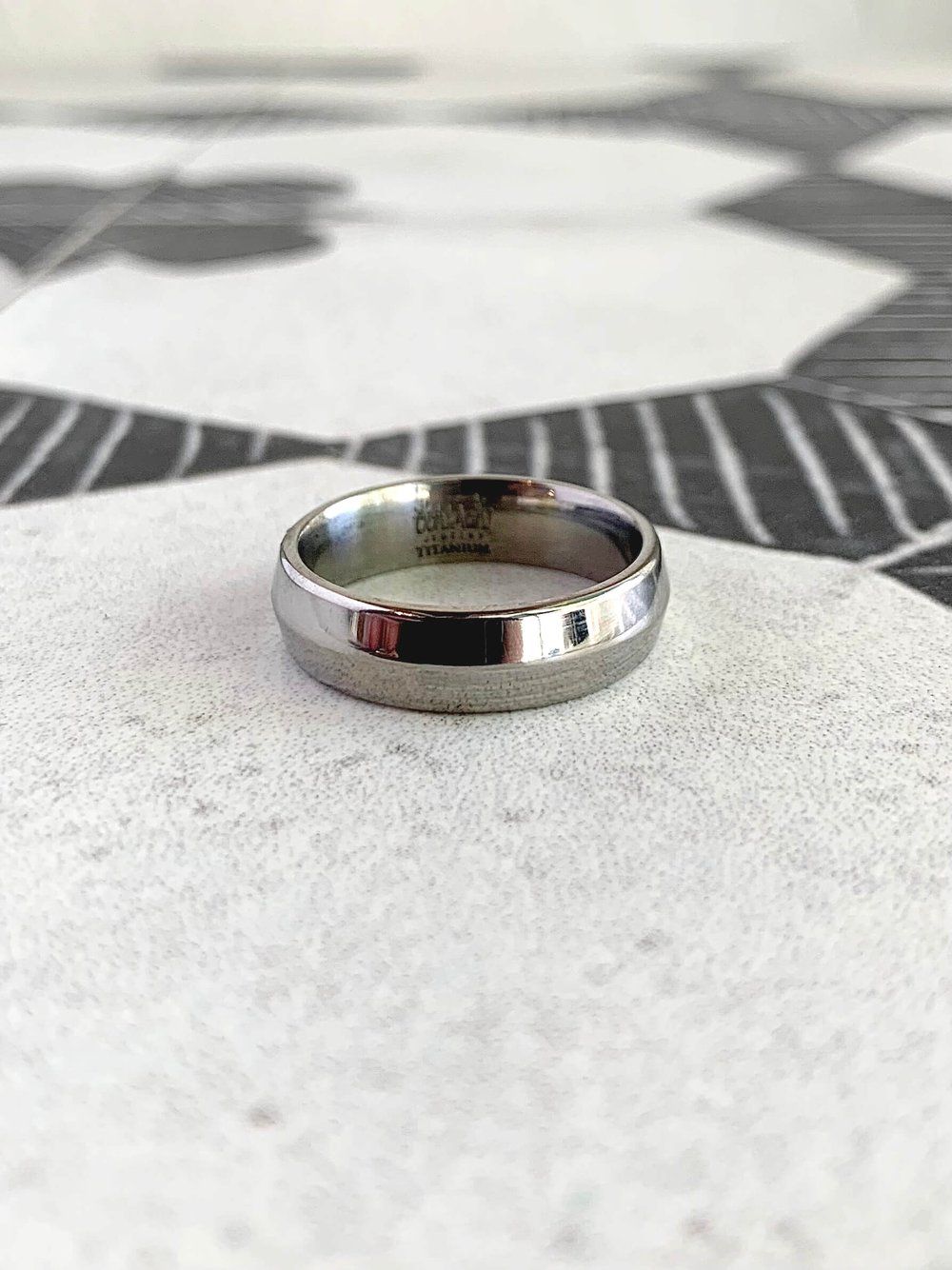 6mm Titanium Knife Edge High Polish Wedding Ring
