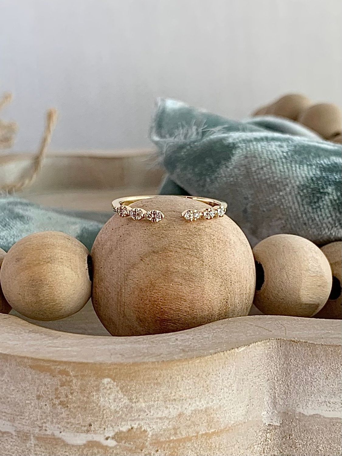 Split Diamond 14k Yellow Gold Wedding Band
